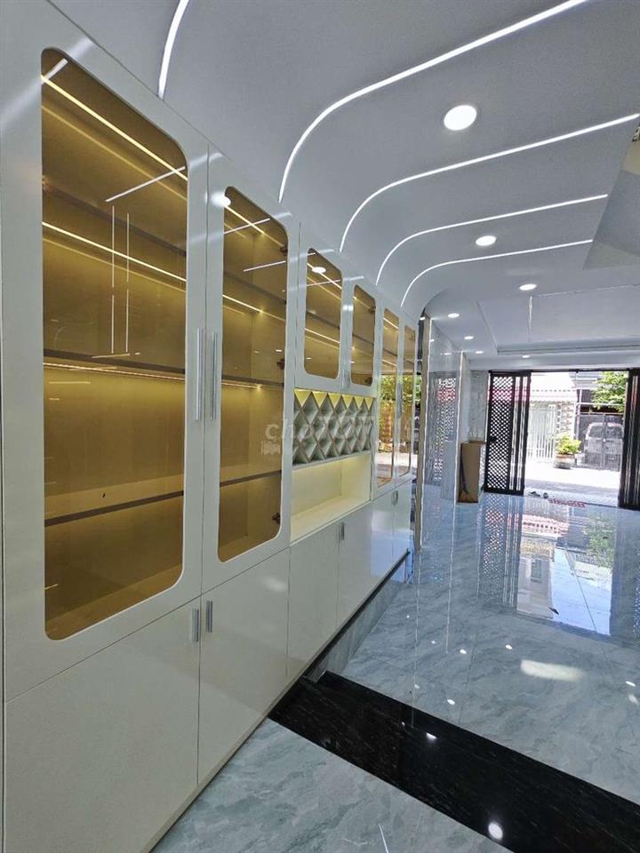 Nhà mới xây gần BV Quận 12, 4mx20m, 1 trệt 3 lầu,gara xe hơi
