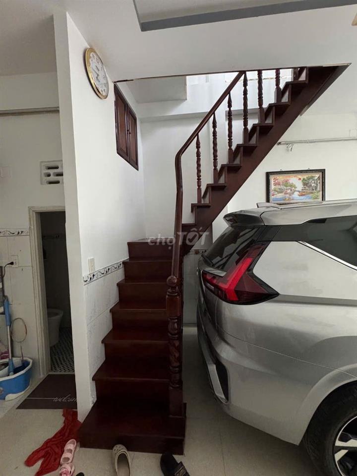 cần bán để chuyển đến vị trí gần trường học của các con