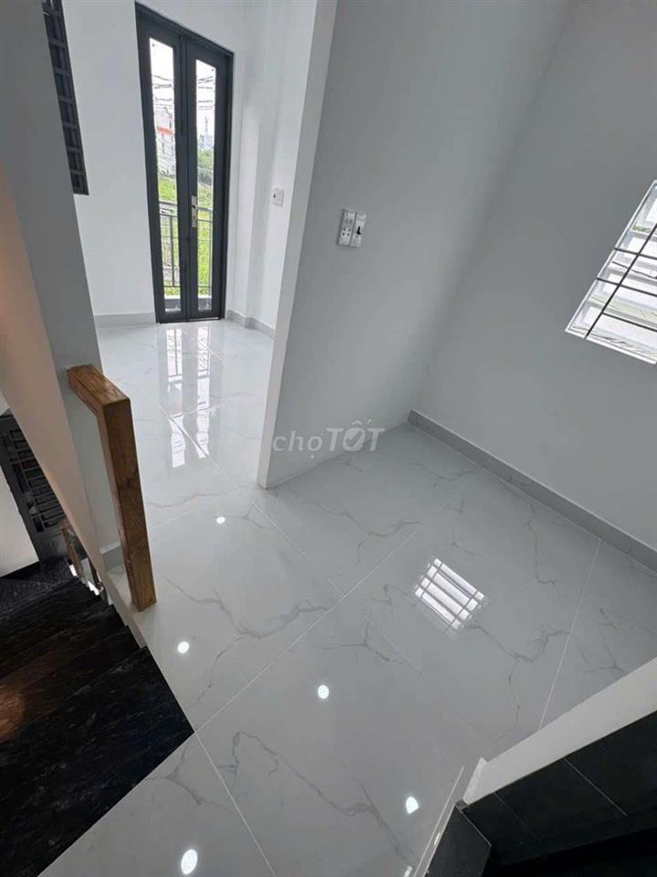 NHÀ 1 TRỆT 1 LẦU ￼3.3×6m HIỆP THÀNH 17