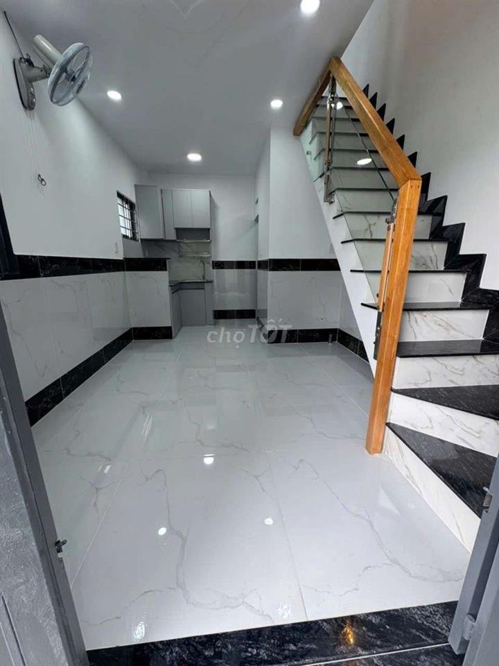 NHÀ 1 TRỆT 1 LẦU ￼3.3×6m HIỆP THÀNH 17