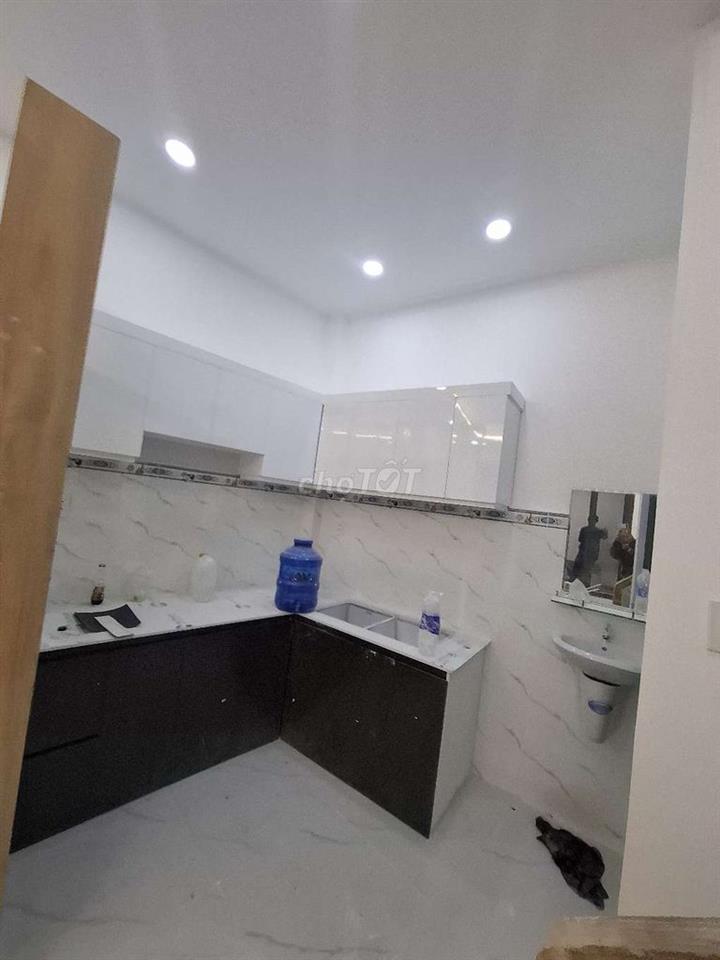 NHÀ TRỆT LẦU MỚI SỬA  ÐẸP 2PN 2WC 