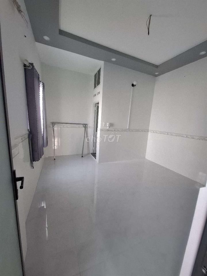 SHR SÁT CHỢ THIẾC 3P 2WC BÁN GẤP