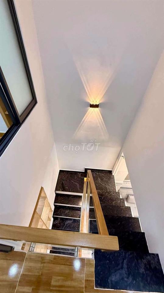 Nhà bao đẹp vị trí cực kỳ thuận tiện