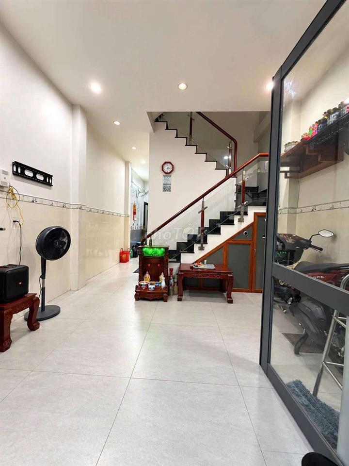 Nhà shr 2 mặt tiền hẻm, ngay Ngã Tư Ga
