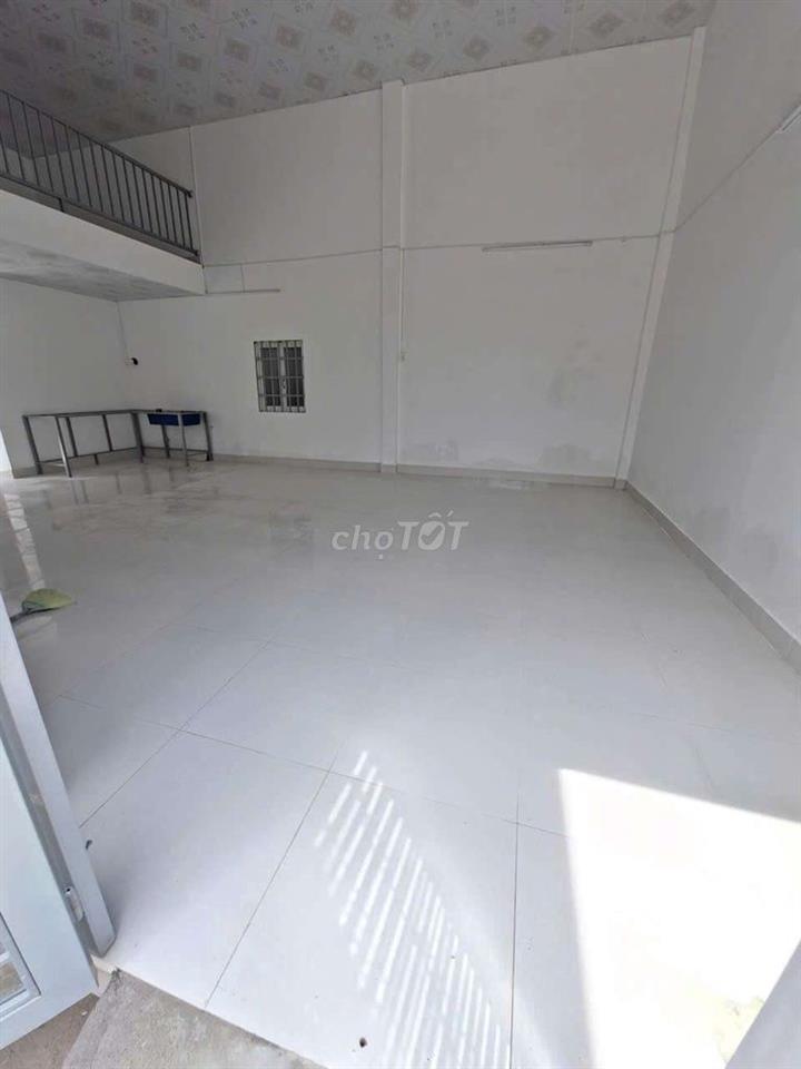 CHO THUÊ  NHÀ MỚI  150M .100M RA CHỢ 