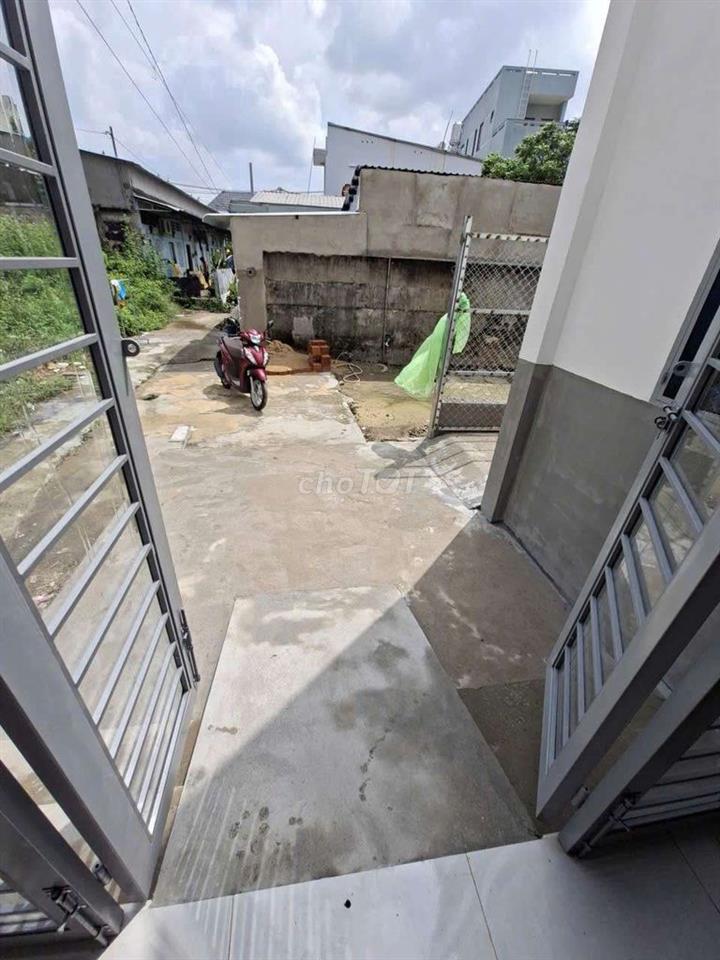 CHO THUÊ  NHÀ MỚI  150M .100M RA CHỢ 