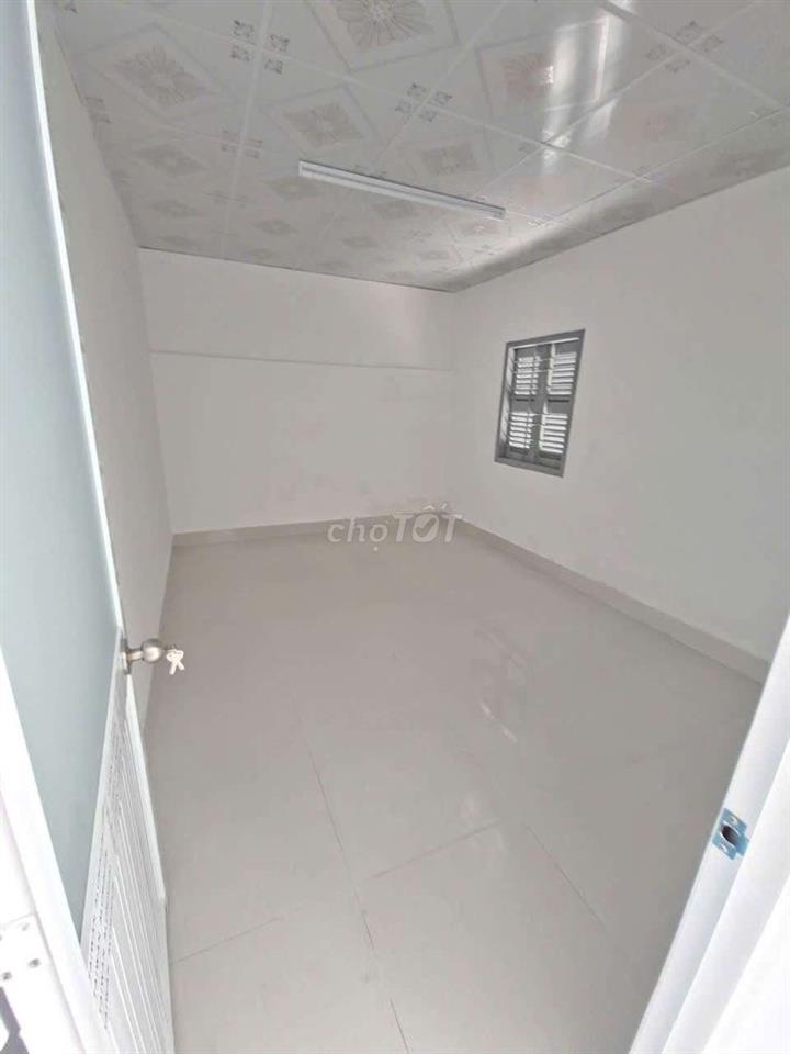 CHO THUÊ  NHÀ MỚI  150M .100M RA CHỢ 