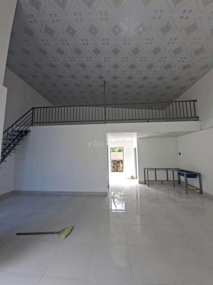 CHO THUÊ  NHÀ MỚI  150M .100M RA CHỢ 