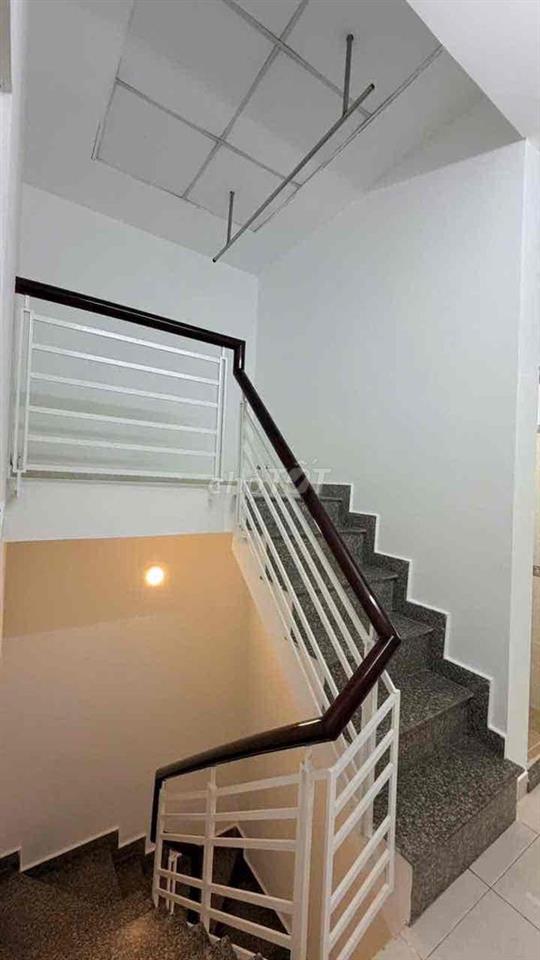 Bán Nhà MT Sổ Chung,3m50x10,3lầu,3tỷ180tr,MT Nguyễn Thị Thơi.Tphcm