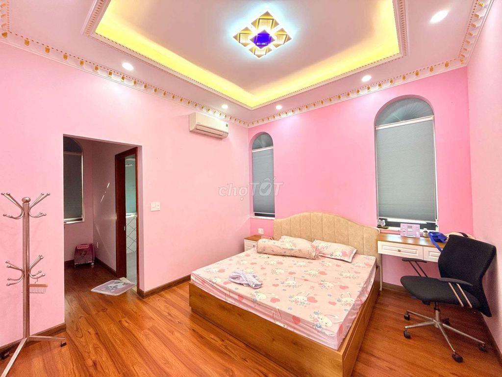 BIỆT PHỦ SÂN VƯỜN-FULL NỘI THẤT-KẾ VINHOME HÓC MÔN-NGAY CẦU LỚN-26.8tỷ