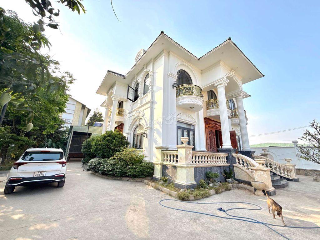 BIỆT PHỦ SÂN VƯỜN-FULL NỘI THẤT-KẾ VINHOME HÓC MÔN-NGAY CẦU LỚN-26.8tỷ