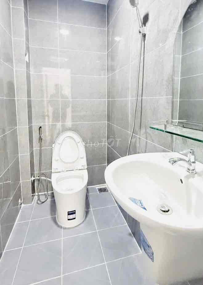 Nhà giá rẻ, cần tiền bán gấp