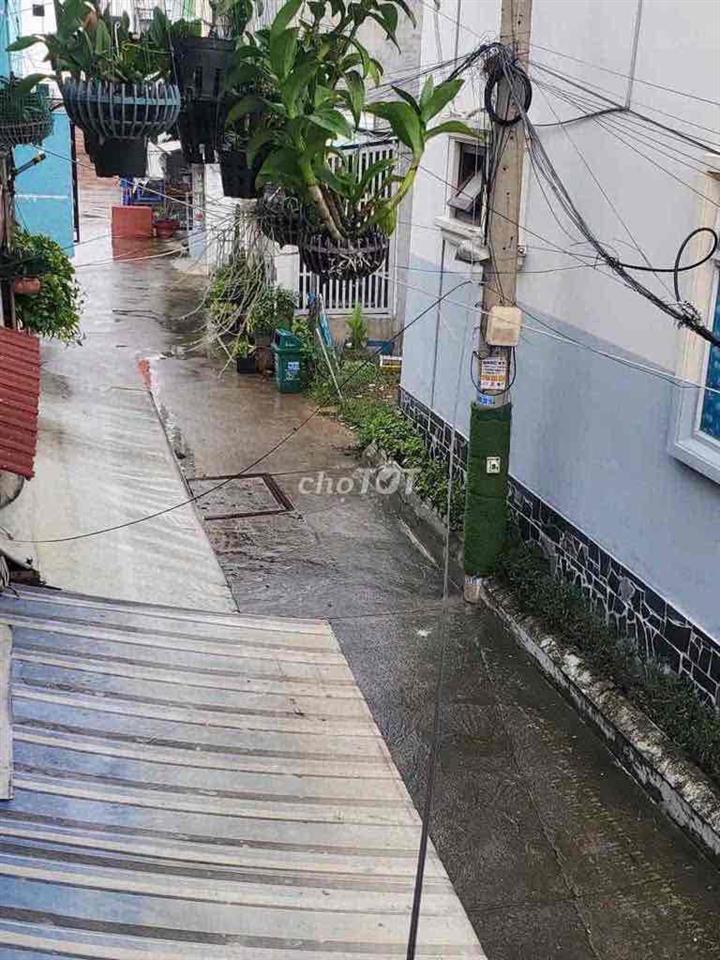 cần bán nhà q12