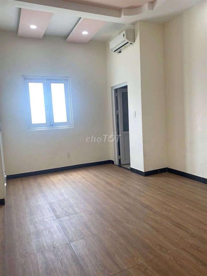 Bán nhà HXH 7x20 3 lầu , cách cầu sắt 1km