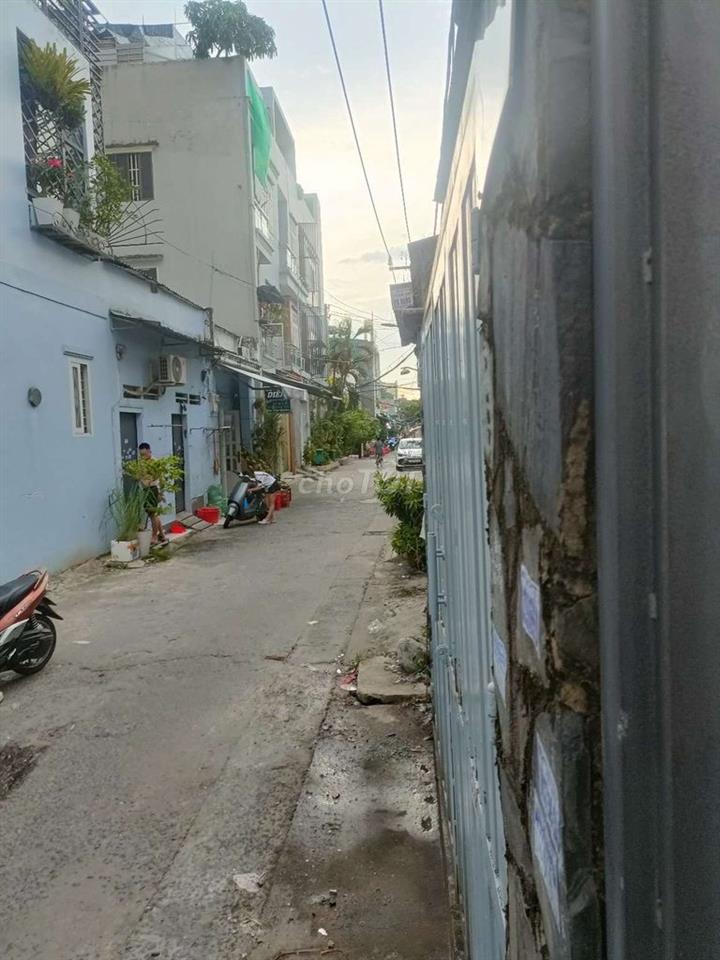 Ngang 7.5m - TÂN THỚI NHẤT 13B, KHU BÀN CỜ LẠC QUANG - Bán Nhà có TL
