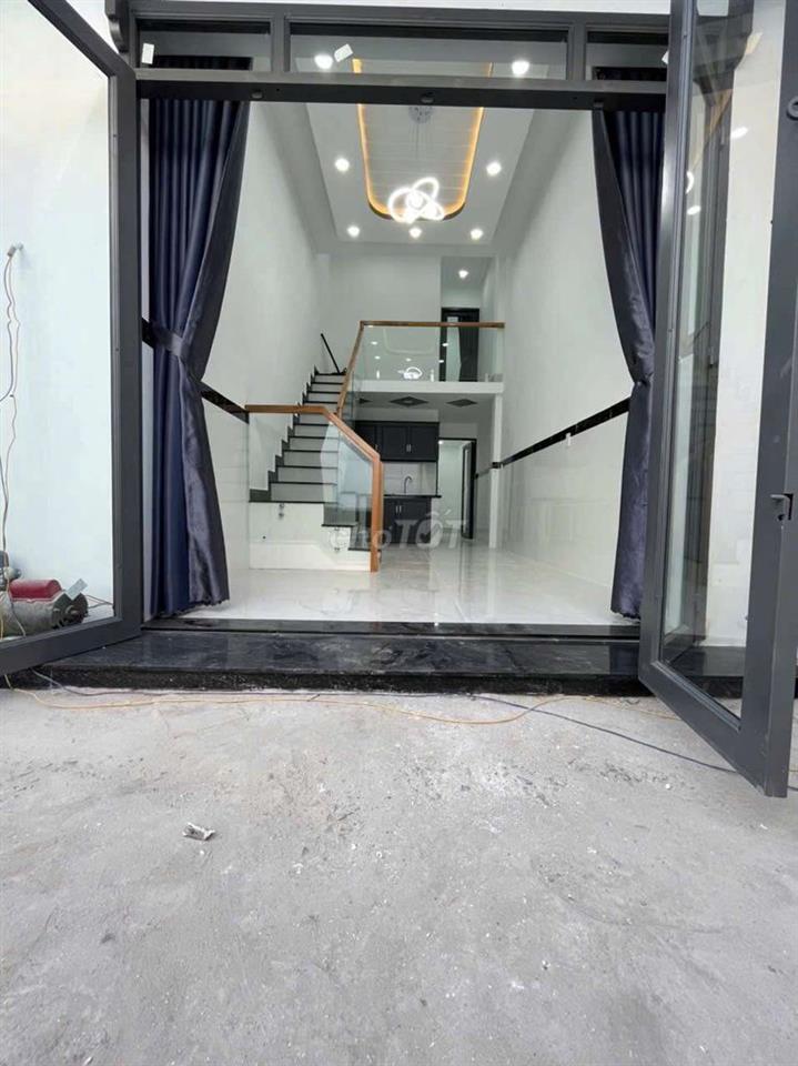 cần bán nhà dep chính chu
