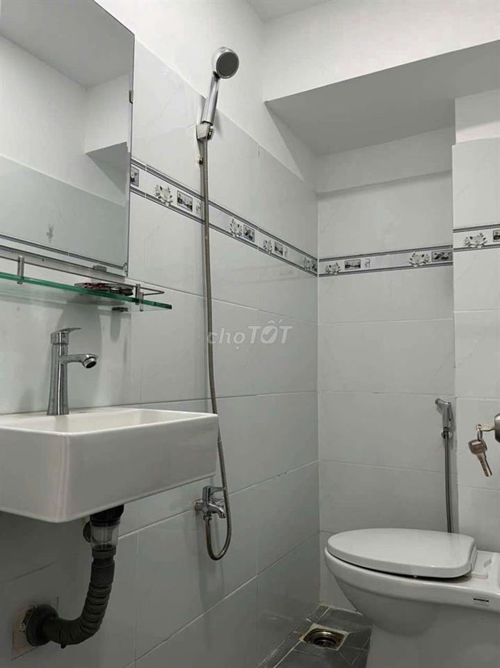 cần bán nhà dep chính chu