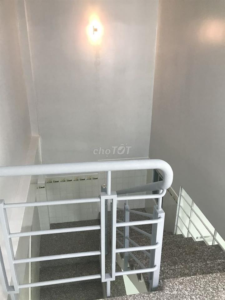 Bán đất tặng nhà hẻm xe hơi 6m