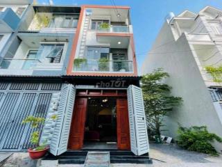 nhà mặt tiền hà huy giáp vào 200m nhà 3 lầu 5pn 5wc
