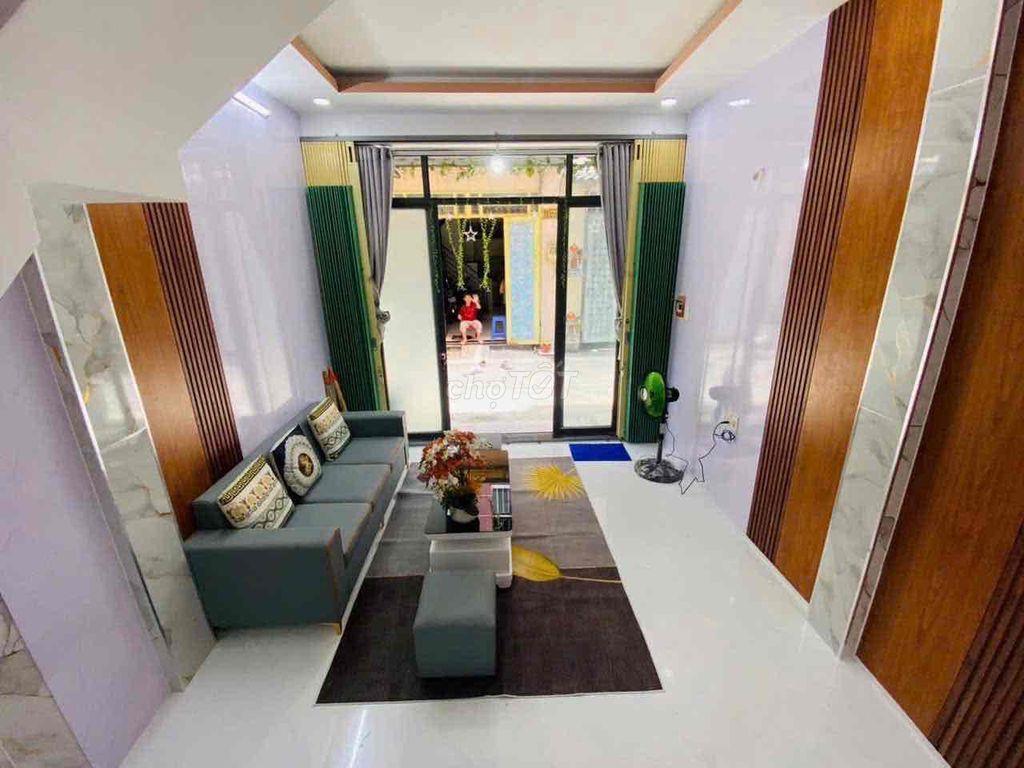 Bán nhà cách chợ thạnh xuân 100m shr 4,7 x12m nhà cấp 4 nhà nát