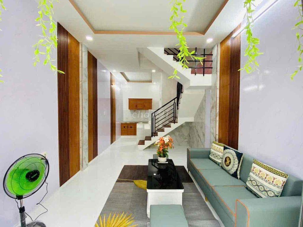 Bán nhà cách chợ thạnh xuân 100m shr 4,7 x12m nhà cấp 4 nhà nát