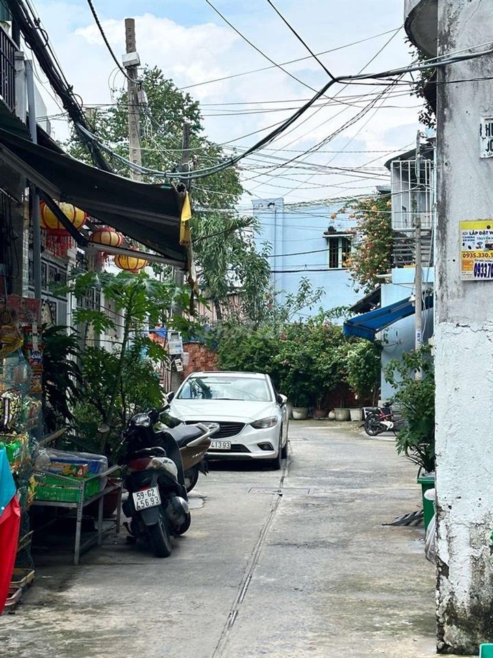 BÁN NHÀ ĐẸP 2 TẦNG BTCT ĐÚC HẺM XE HƠI ĐƯỜNG LÊ VĂN KHƯƠNG
