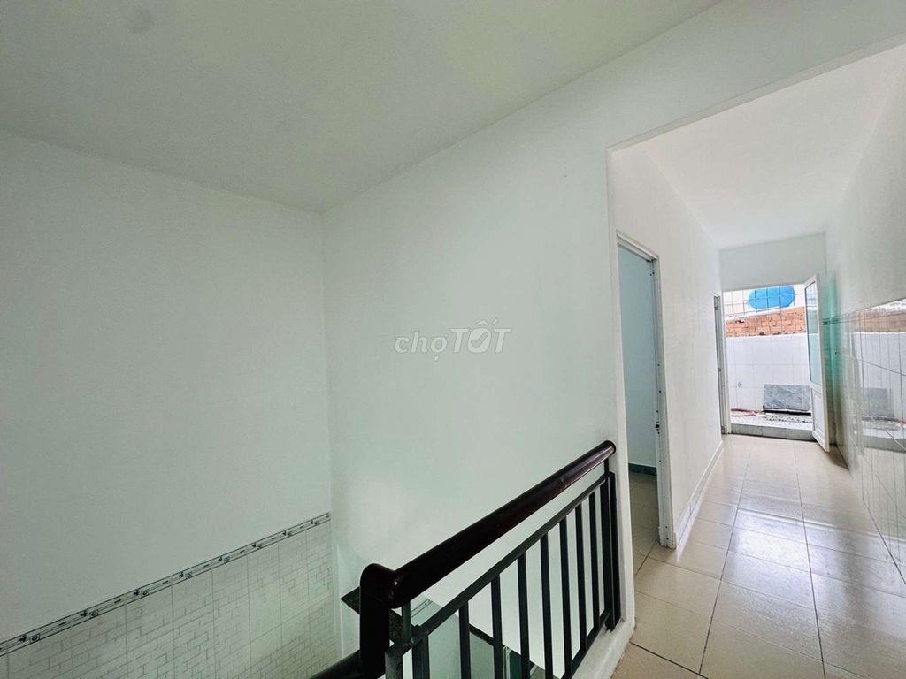 BÁN NHÀ ĐẸP 2 TẦNG BTCT ĐÚC HẺM XE HƠI ĐƯỜNG LÊ VĂN KHƯƠNG