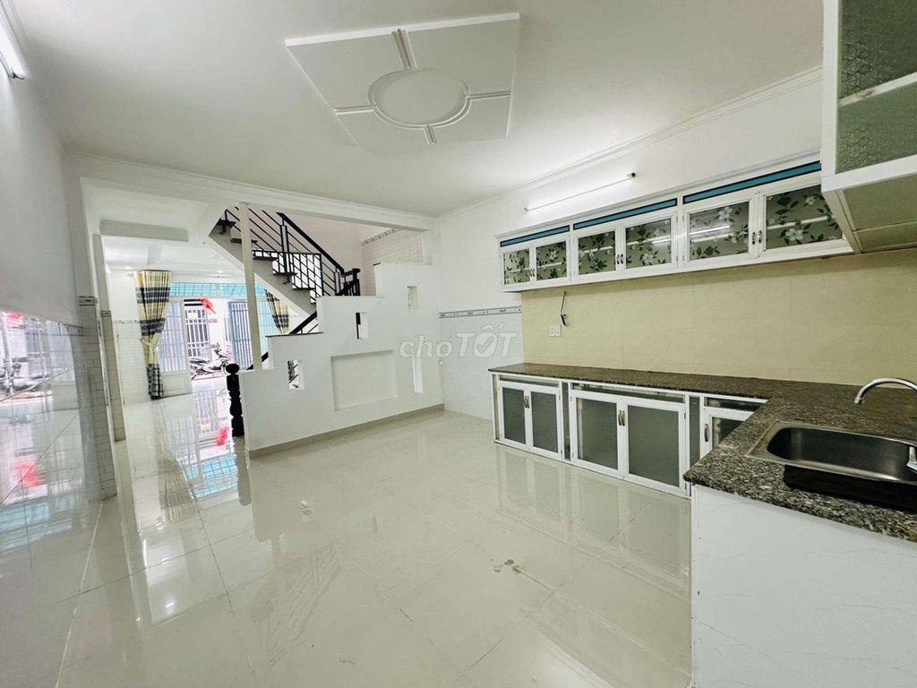 BÁN NHÀ ĐẸP 2 TẦNG BTCT ĐÚC HẺM XE HƠI ĐƯỜNG LÊ VĂN KHƯƠNG