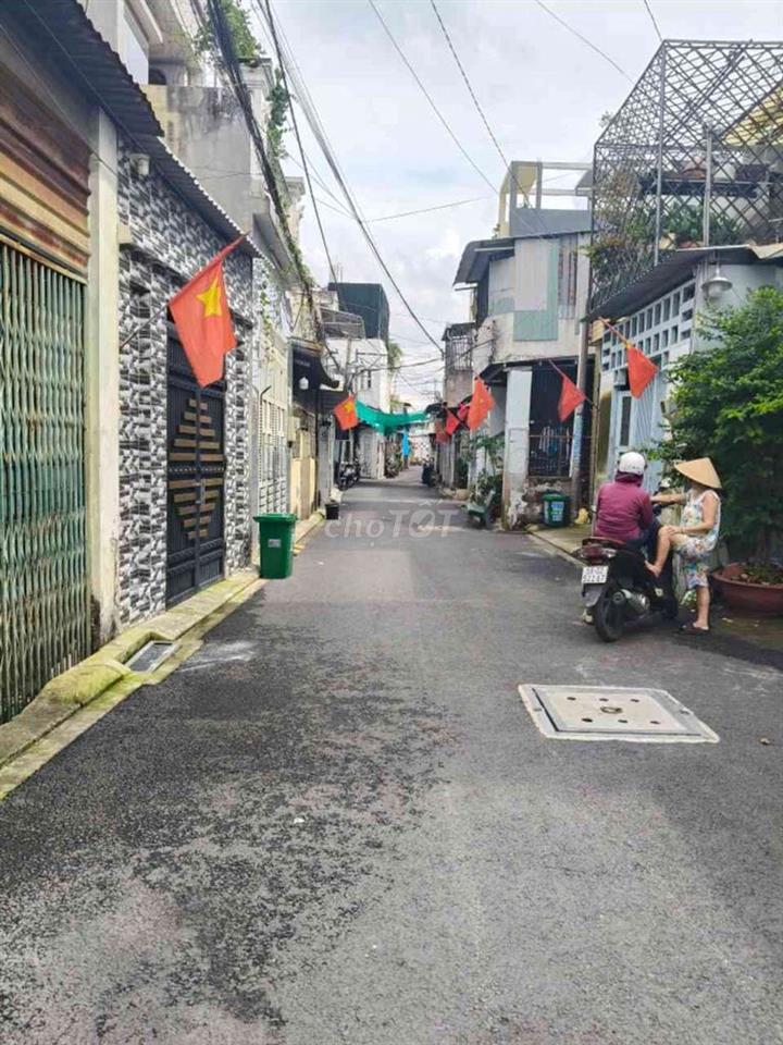 BÁN NHÀ CẤP BỐN CÓ GÁC LỬNG HẺM XE HƠI ĐƯỜNG NGUYỄN THỊ KIỂU