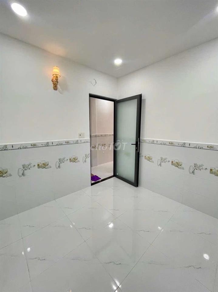 BÁN NHÀ ĐẸP 2 TẦNG KIÊN CỐ NGAY CHỢ ĐƯỜNG LÊ VĂN KHƯƠNG TÂN THỚI HIỆP