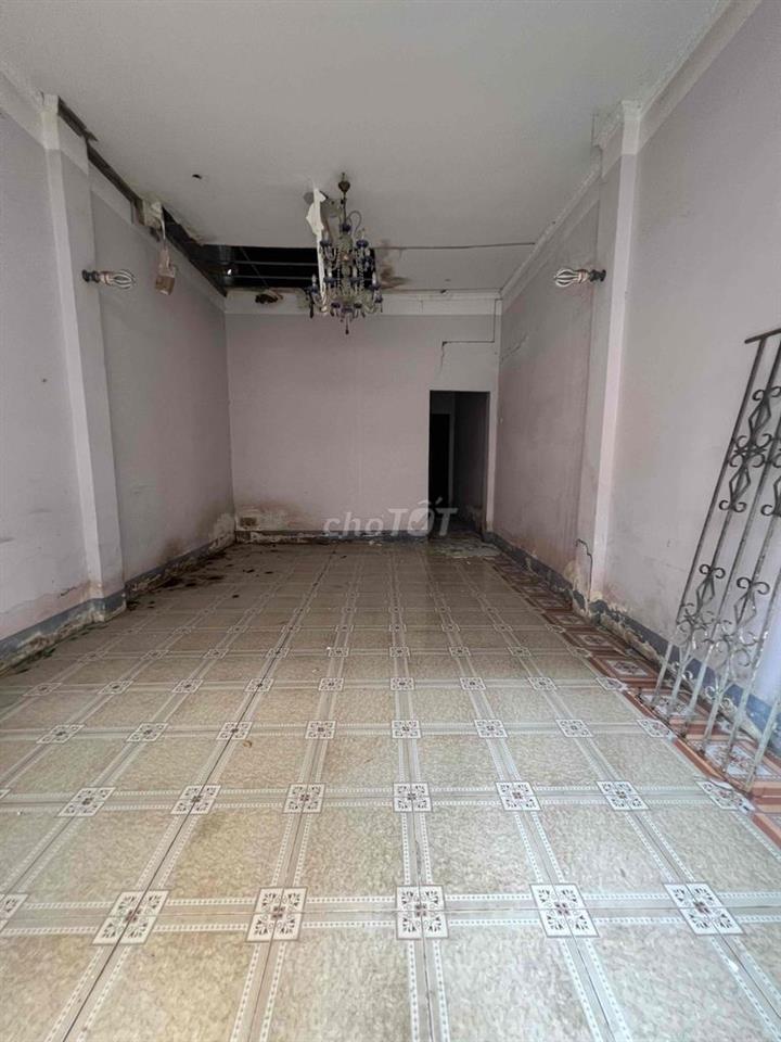 chủ dễ tính cần bán căn nhà cấp 4.để giải quyết công việc