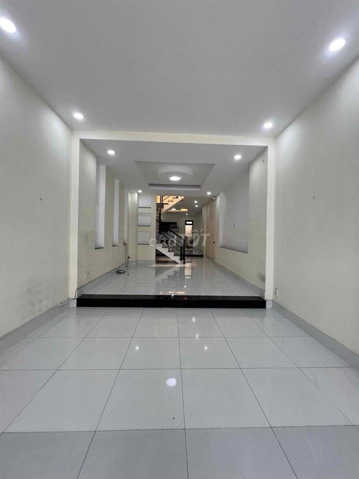 chủ dễ tính cắn bán nhà ,để giải quyết công việc