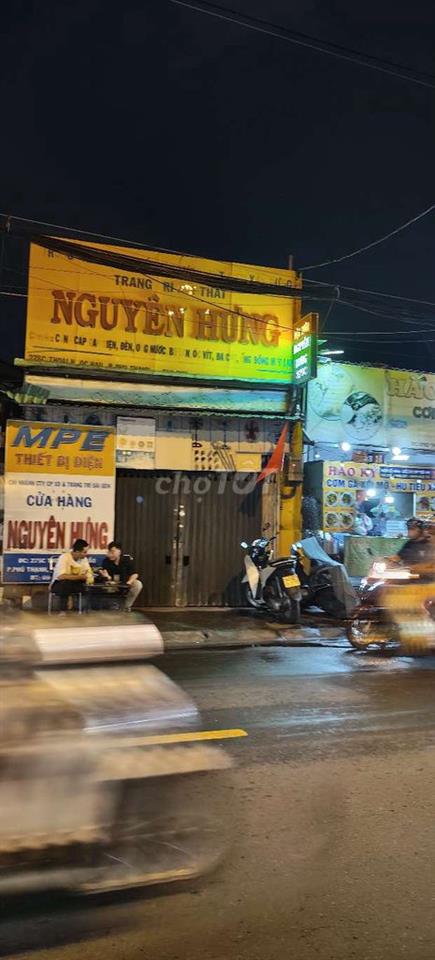 Nhà cần bán gấp .khu vực sầm uất 