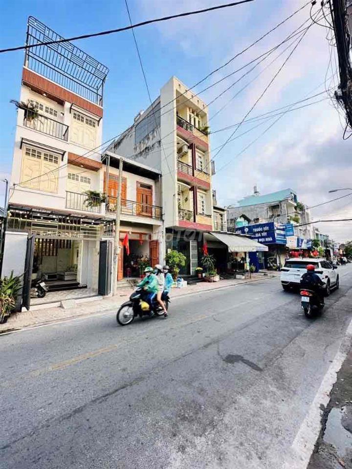 Nhà dt lớn nợ ngân hàng cần bán gấp