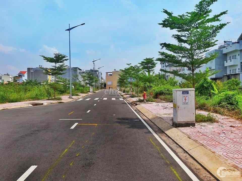 1050m2 full đất ở q9 cũ ngay chợ đình phong phú