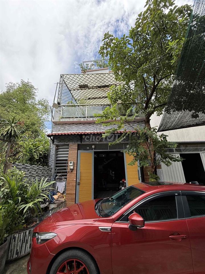 nhà phố khu riêng biệt, an ninh, xe oto đậu vào nhà