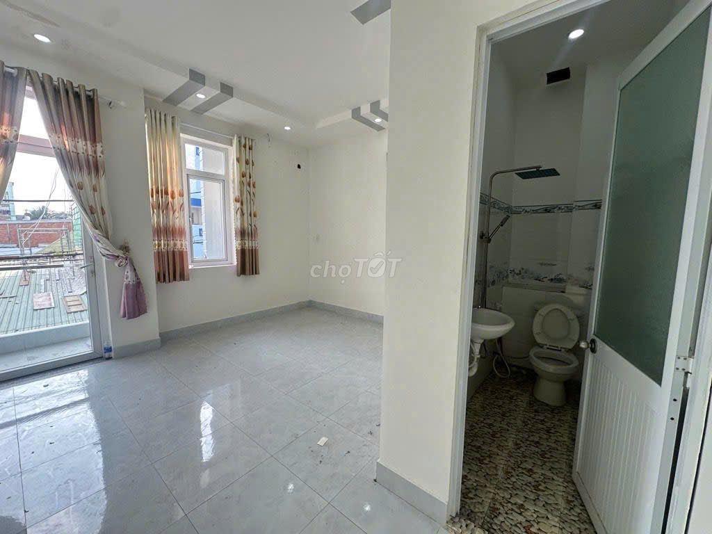 Nhà đẹp 4,5x14m 3 lầu Lê Văn Khương, Q12