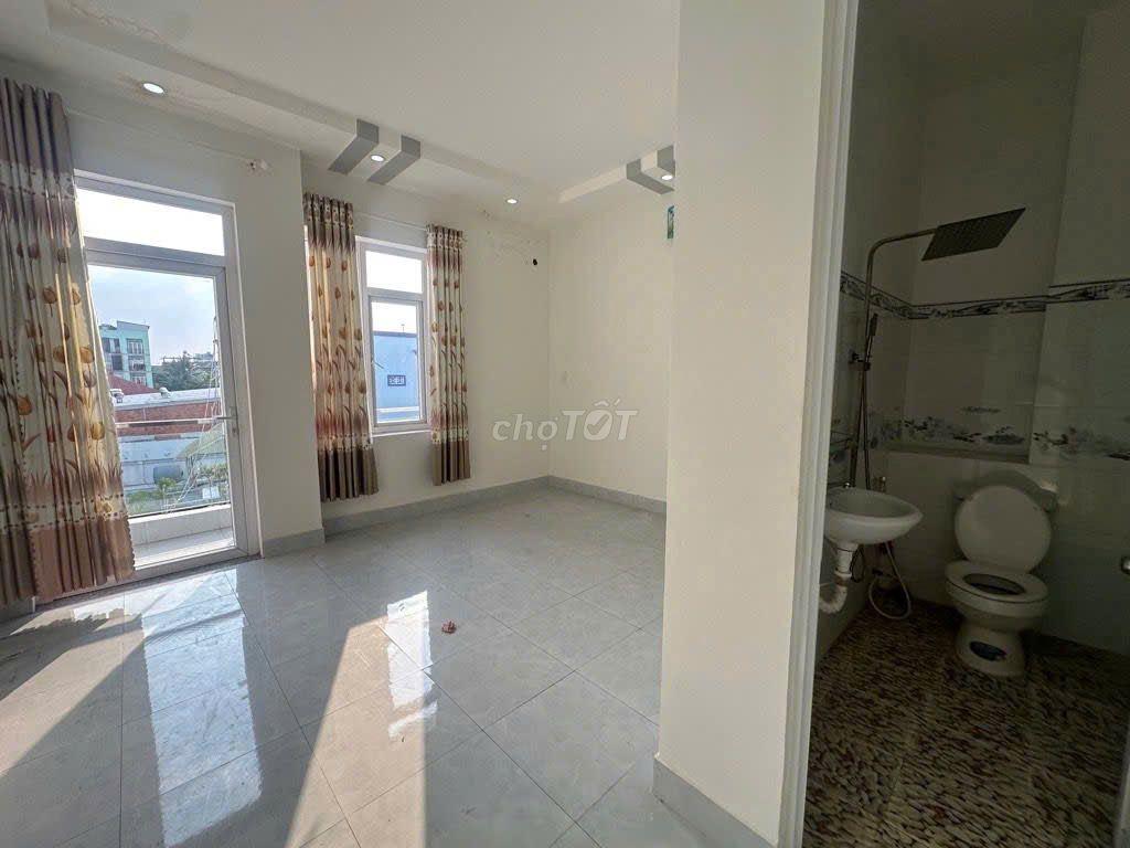 Nhà đẹp 4,5x14m 3 lầu Lê Văn Khương, Q12