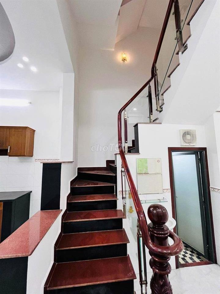 NHÀ ĐẸP 3,7X20M 4 LẦU MT Ô TÔ 6M NGUYỄN VĂN QUÁ – Q12