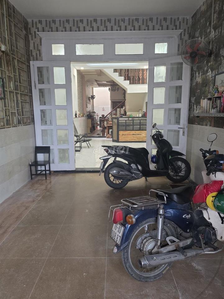 Bán nhà mặt tiền q12. tp.hcm