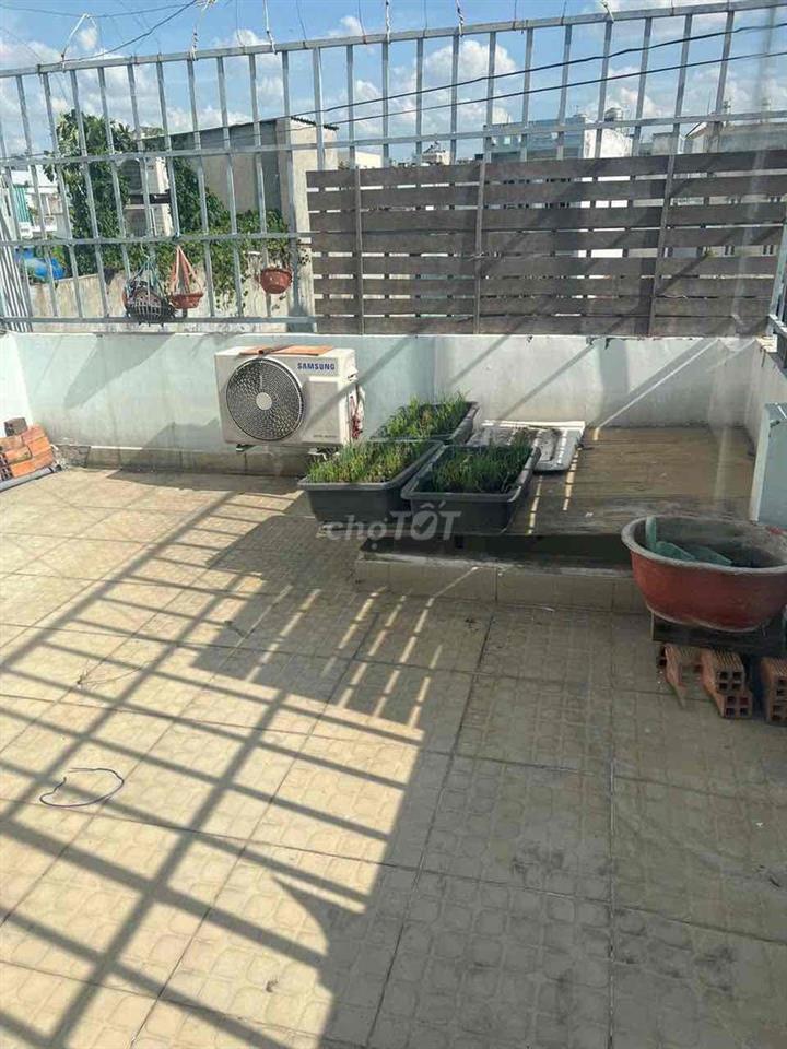 cần bán nhà hẻm xe hơi gần tiện ích
