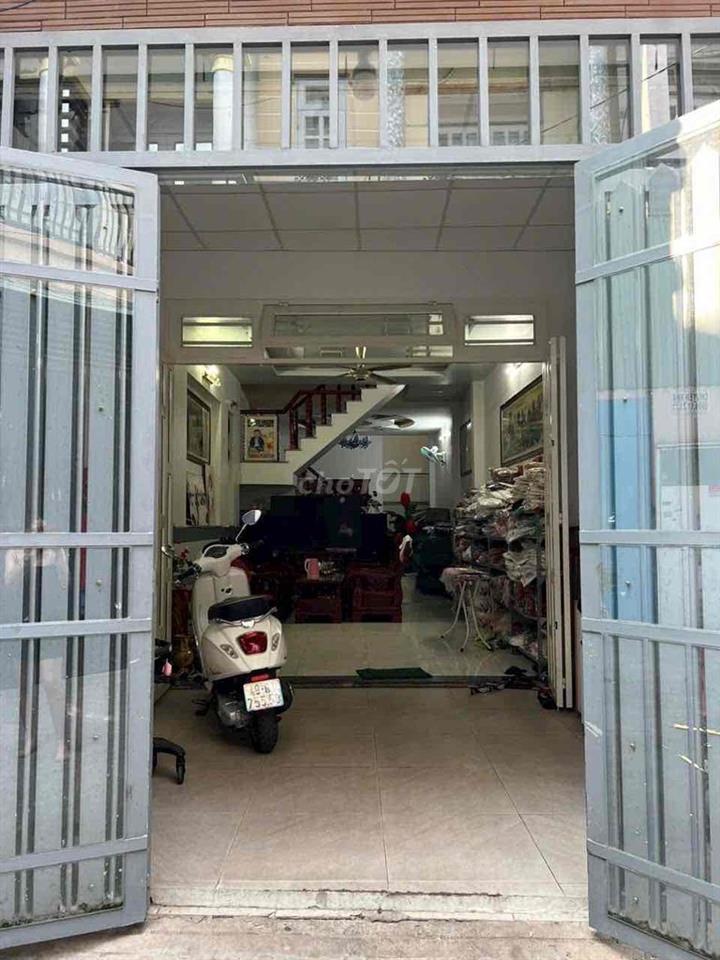 cần bán nhà hẻm xe hơi gần tiện ích