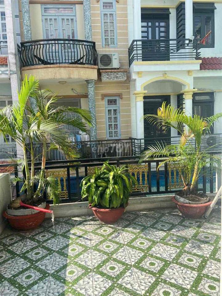 cần bán nhà hẻm xe hơi gần tiện ích