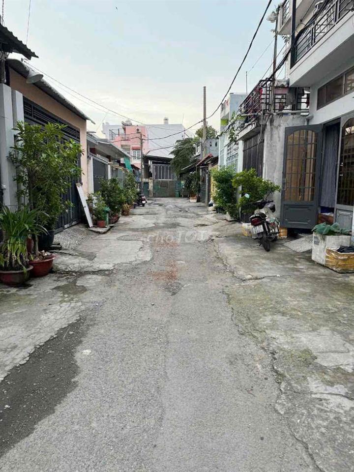 CẦN BÁN NHÀ 1 ĐỜI CHỦ, GẦN CHỢ,TRƯỜNG HỌC,BẾN XE....