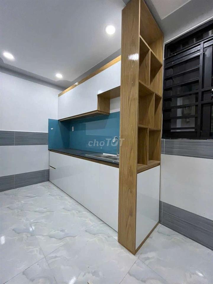 BÁN NHÀ ĐẸP GIÁ RẺ 850TR NGAY NGÃ 4 GA Q12