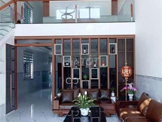 bán nhà gác lửng sổ hồng chính chủ