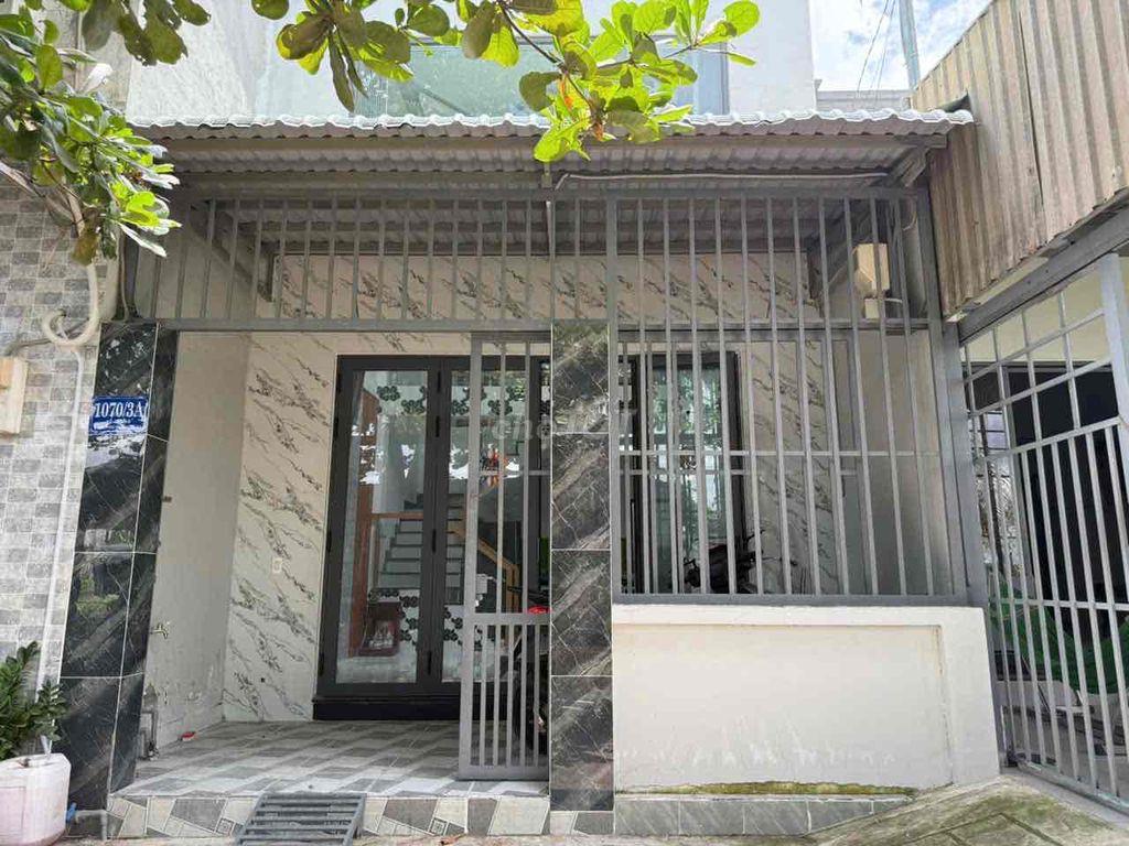 Cần bán nhà thổ cư ,2 căn 1 sổ .An phú đông 3, q12.