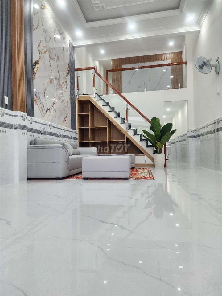 Bán nhà 4 x 20 Mặt tiền đường 10m thông, Shr, Q12