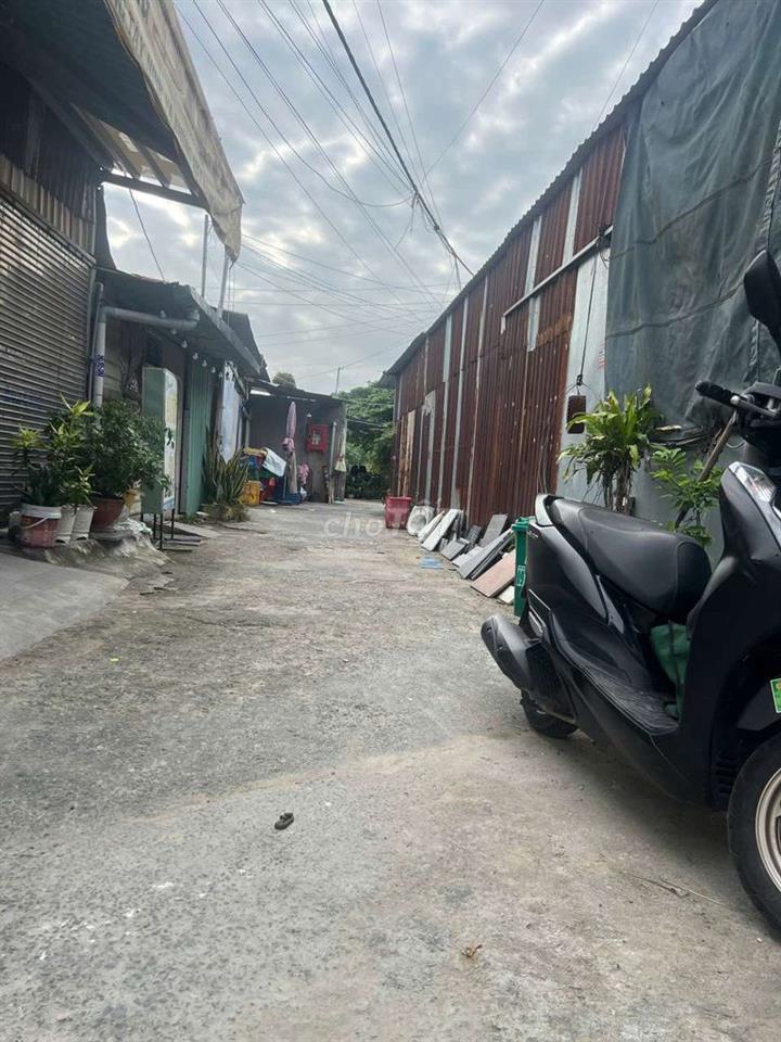 Bán nhà mới 3pn, Đông hưng Thuận 11, giá chỉ 1 tỷ 990tr