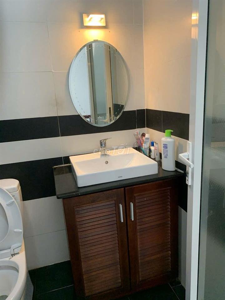Bán nhà phố quân 12